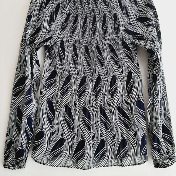 MICHAEL KORS Semi-Sheer Lightweight V-Neck Blouse Top B&W Sz XXS Flawed - Picture 10 of 16